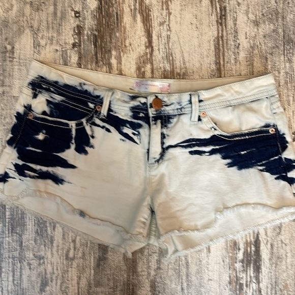 No Boundaries Junior Shorts Size 11 - Picture 3 of 7